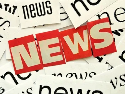 Десният крак на работника потъна по-дълбоко в бетона и пожарникарите използва...