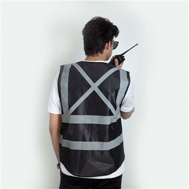 Реално сравнение: разкрит ефект на светлоотразителна жилетка с различна цена