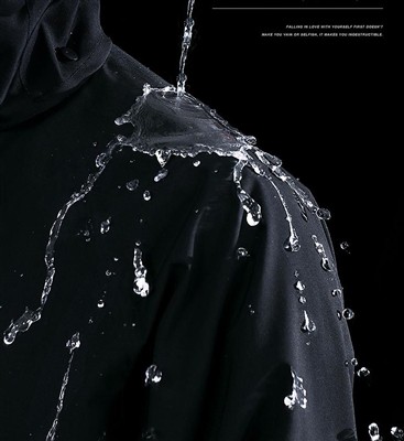 Светлоотразителният дъждобран съчетава стил и безопасност