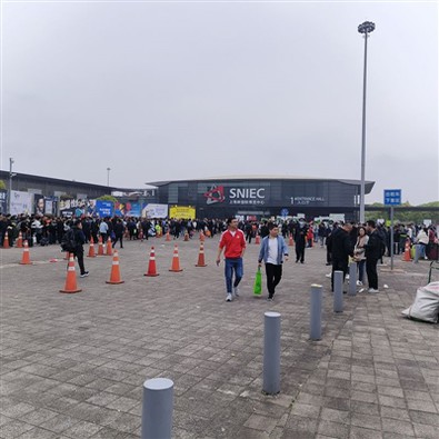 Методи за поддръжка на бързосъхнеща светлоотразителна тениска